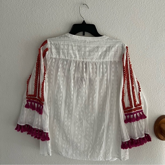Chico's White Tassel Embroidery Top Blouse Size M Boho Artsy Eclectic V Neck - Picture 3 of 9
